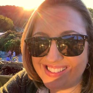 Meet your Posher, Kelly